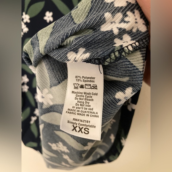 LuLaRoe Hailey top — Dark Navy Floral Print, size XXS. - Picture 6 of 7